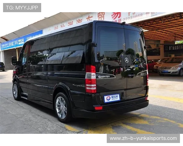 16款奔驰斯宾特矮顶9座 120万全国最底价